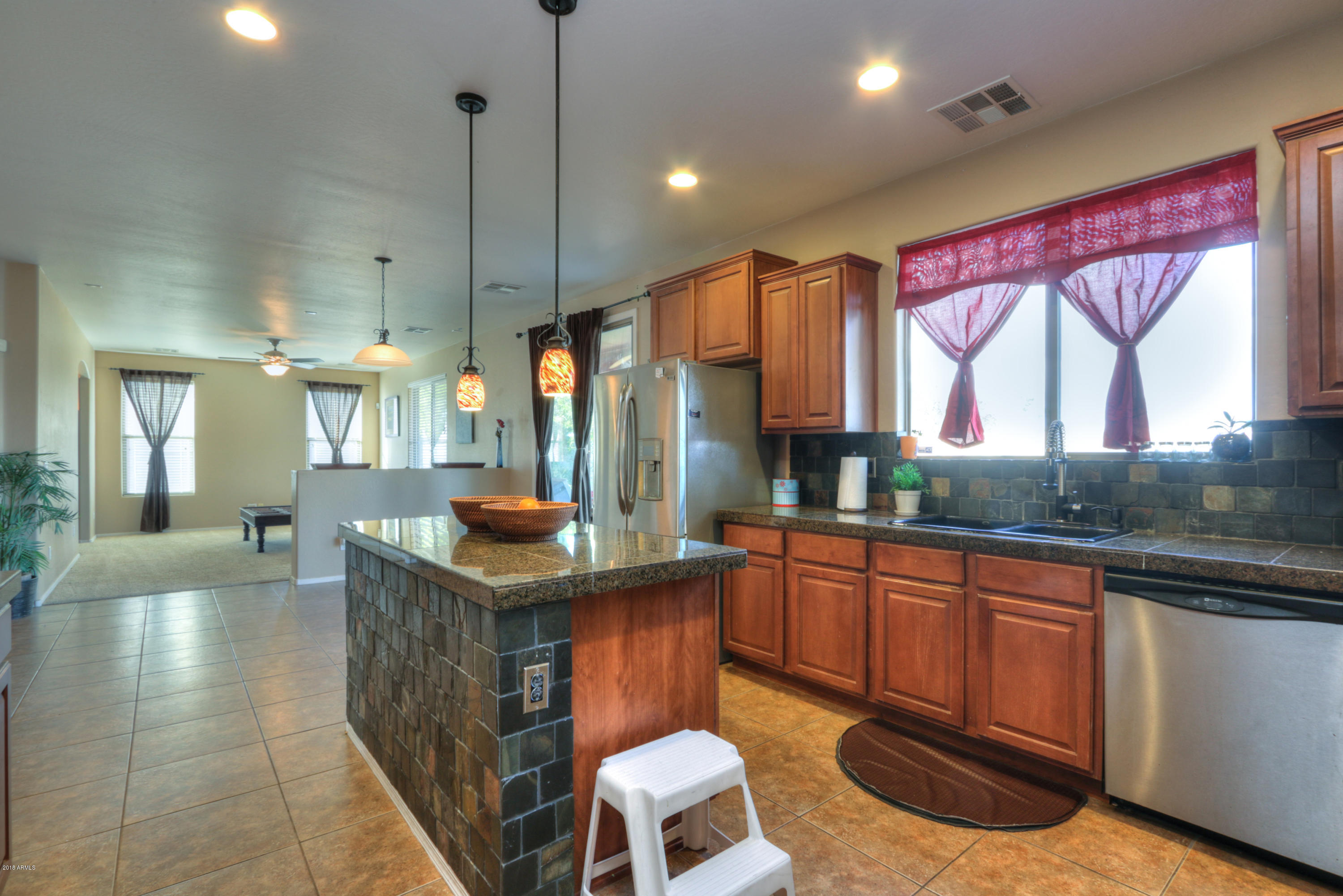 45682 West Mountain View Road Maricopa, AZ 85139 - Photo 15 of 46 Kitchen