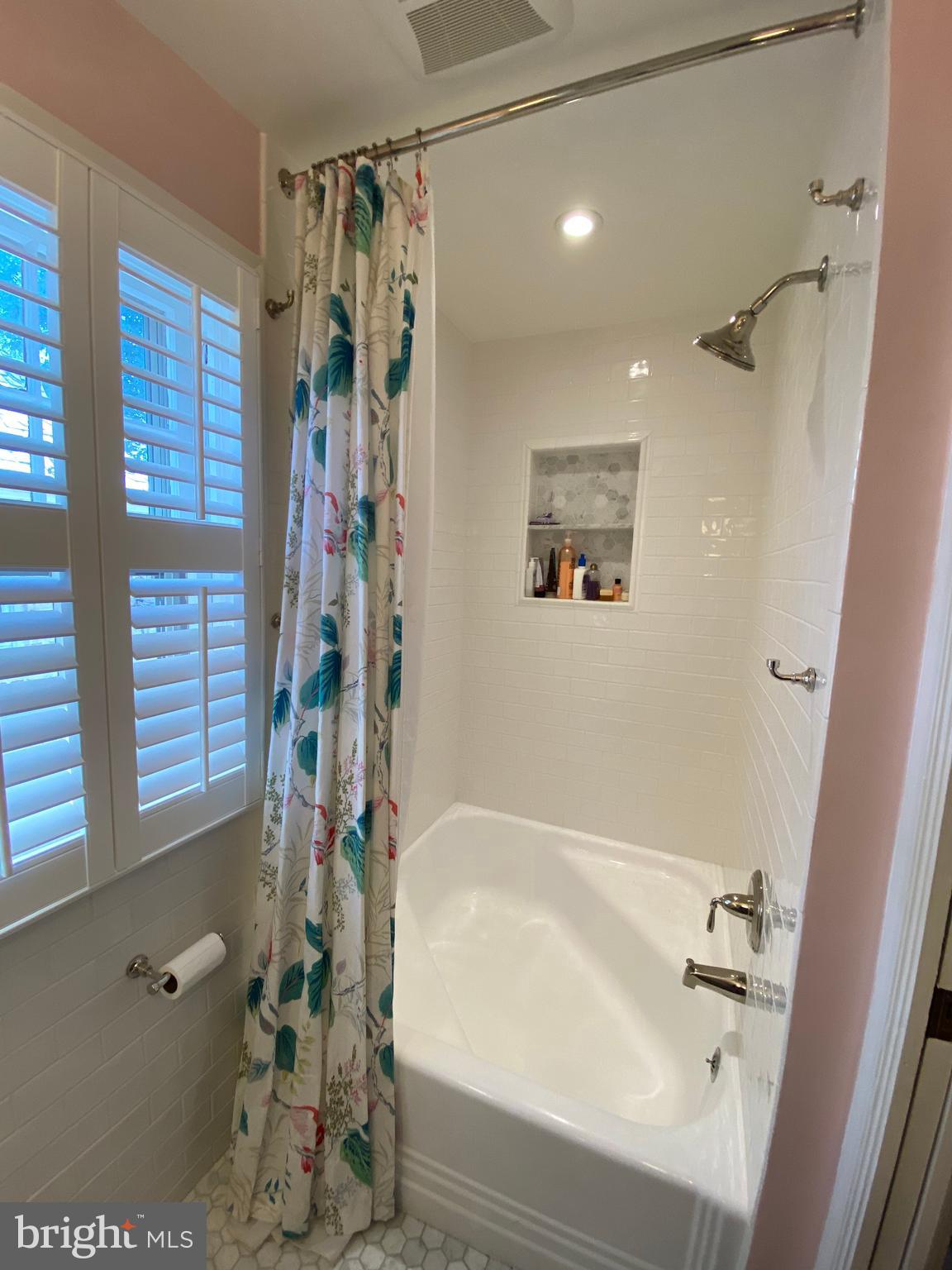 1417 44th Street Northwest Washington, DC 20007 - Photo 21 of 31 Hall Bath