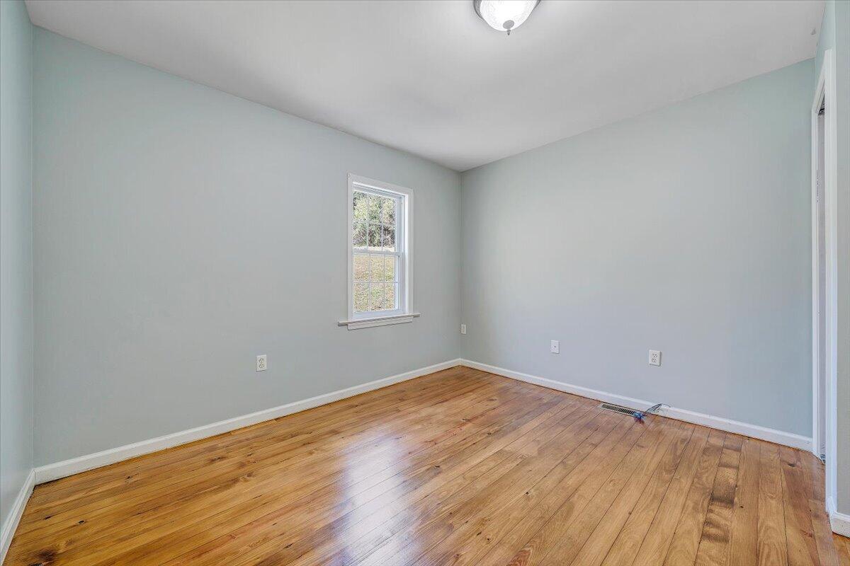 1096 Collierstown Road Lexington, VA 24450 - Photo 22 of 38 22-MIB04186