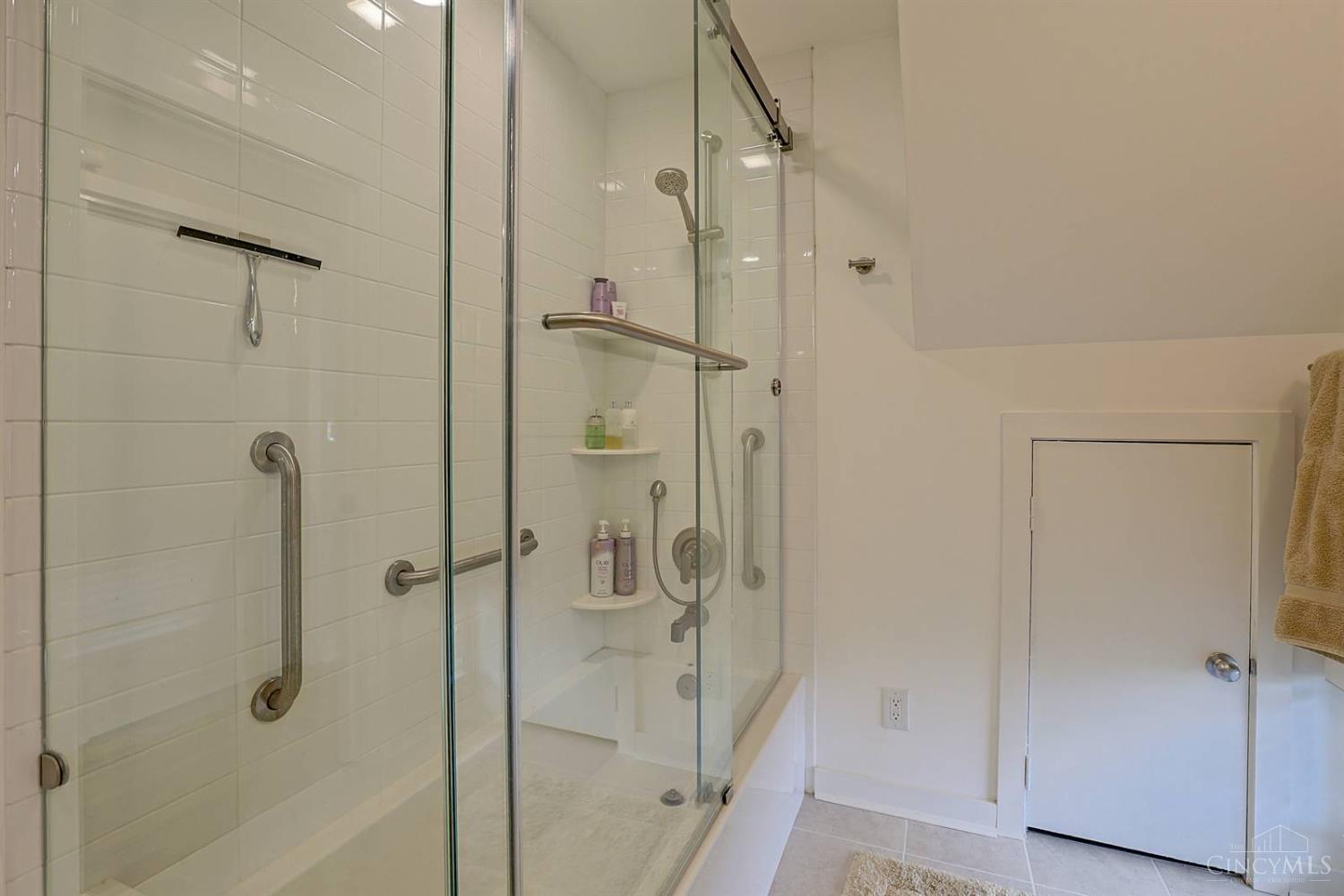 1022 Hatch Street Cincinnati, OH 45202 - Photo 29 of 50