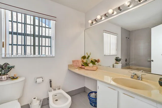 $669,000 | 10190 Southwest 138th Court, Miami, FL 33186