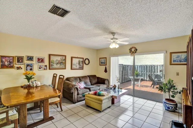 $669,000 | 10190 Southwest 138th Court, Miami, FL 33186