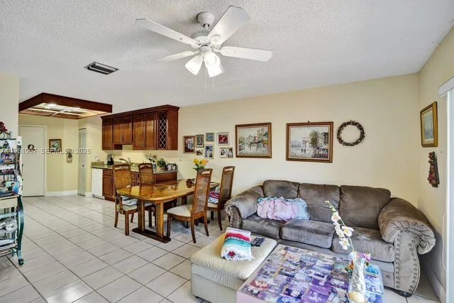 $669,000 | 10190 Southwest 138th Court, Miami, FL 33186
