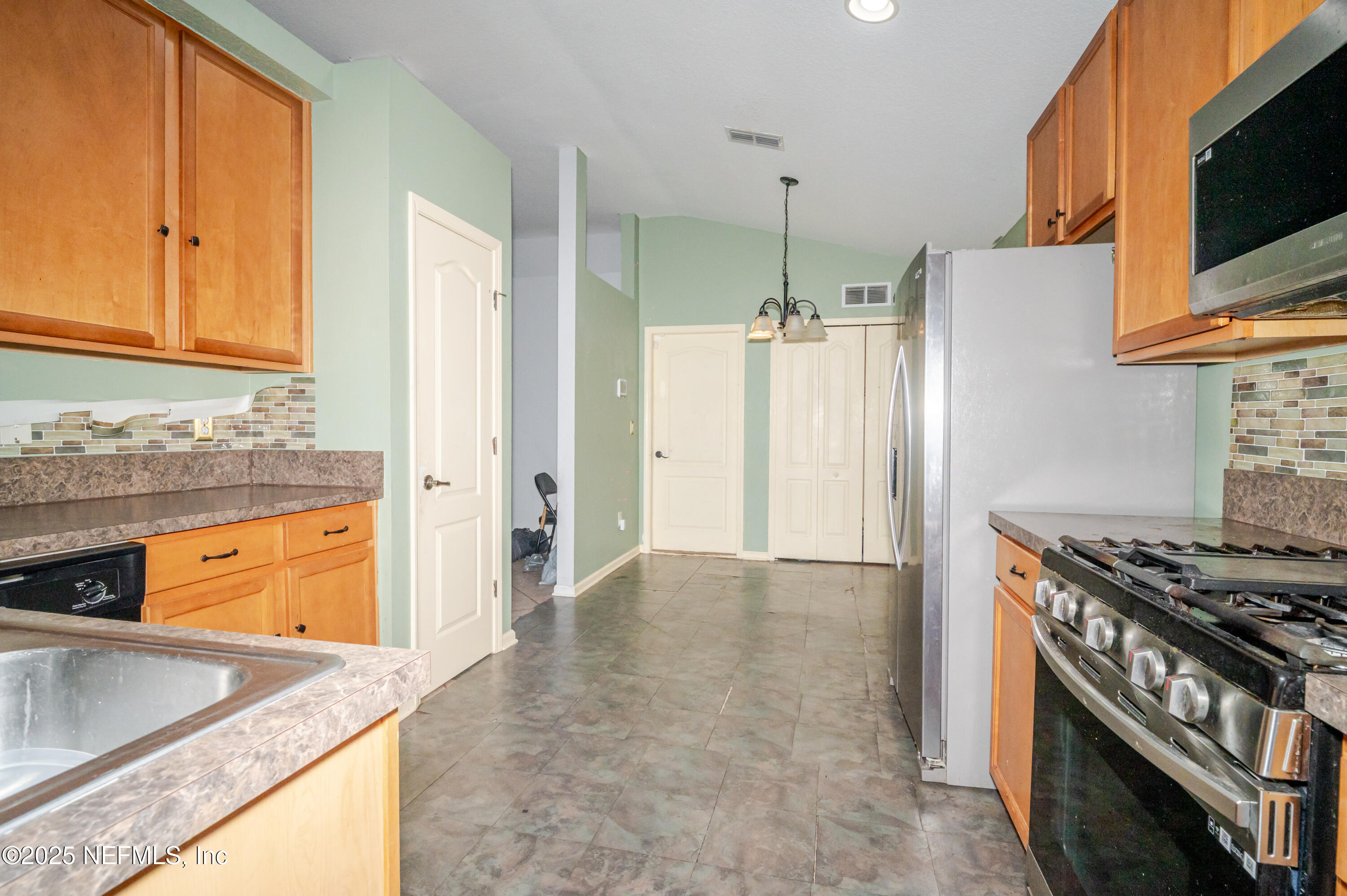 11935 Crooked River Road Jacksonville, FL 32219 - Photo 37 of 38 11935 Crooked River Rd 12.21.25-34