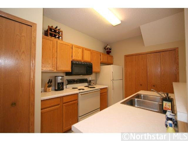 8446 Cortland Road Eden Prairie, MN 55344 - Photo 12 of 13