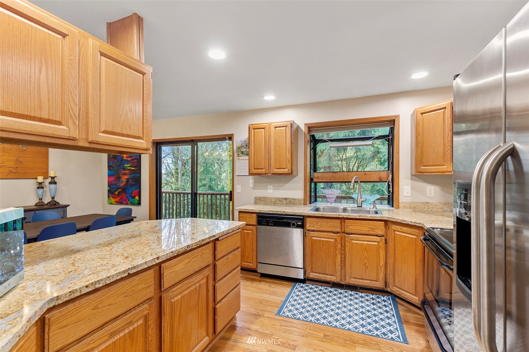 1070 Ridgewood Circle Southwest Issaquah, WA 98027 - Photo 11 of 38 Gallery Image 11