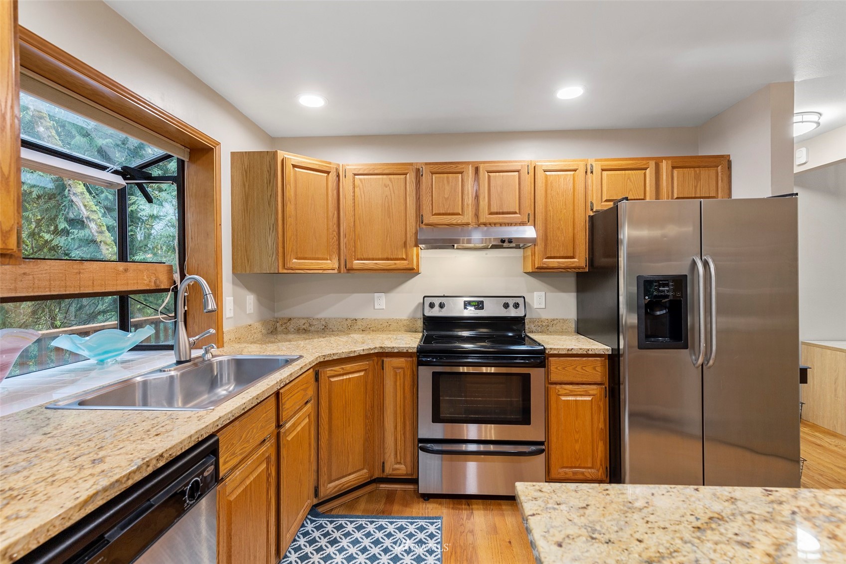 1070 Ridgewood Circle Southwest Issaquah, WA 98027 - Photo 14 of 38 Gallery Image 14