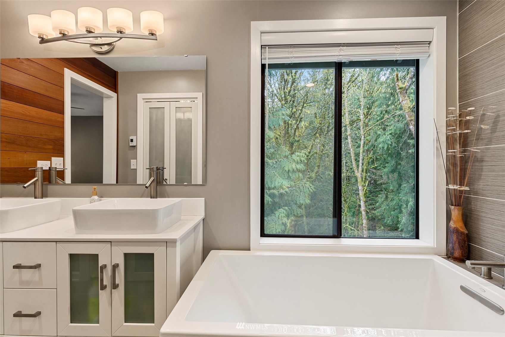 1070 Ridgewood Circle Southwest Issaquah, WA 98027 - Photo 25 of 38 Gallery Image 25