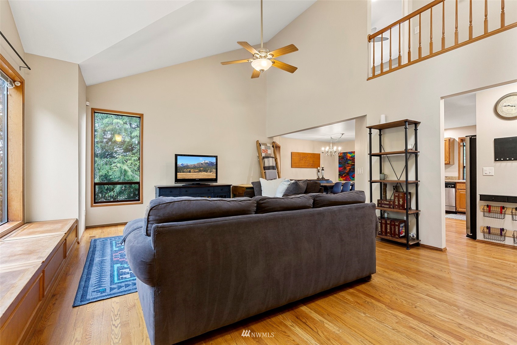 1070 Ridgewood Circle Southwest Issaquah, WA 98027 - Photo 3 of 38 Gallery Image 3