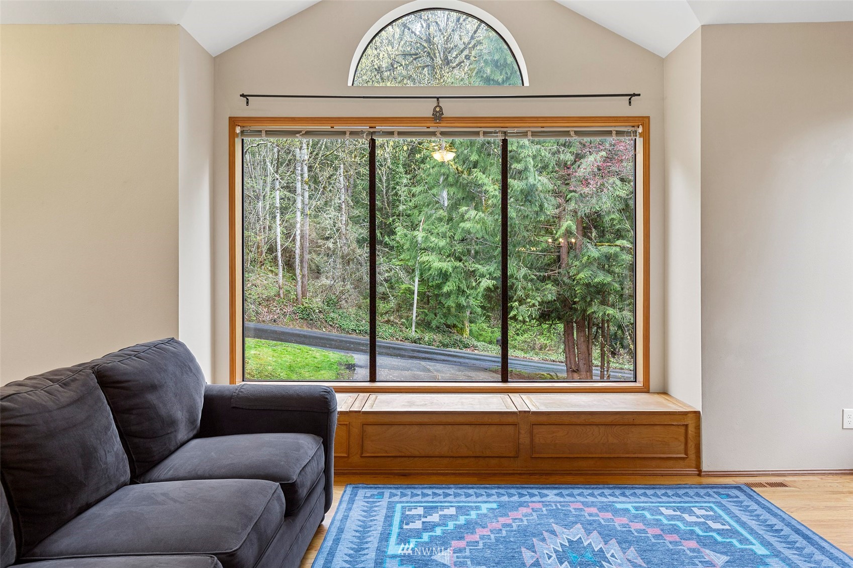 1070 Ridgewood Circle Southwest Issaquah, WA 98027 - Photo 6 of 38 Gallery Image 6
