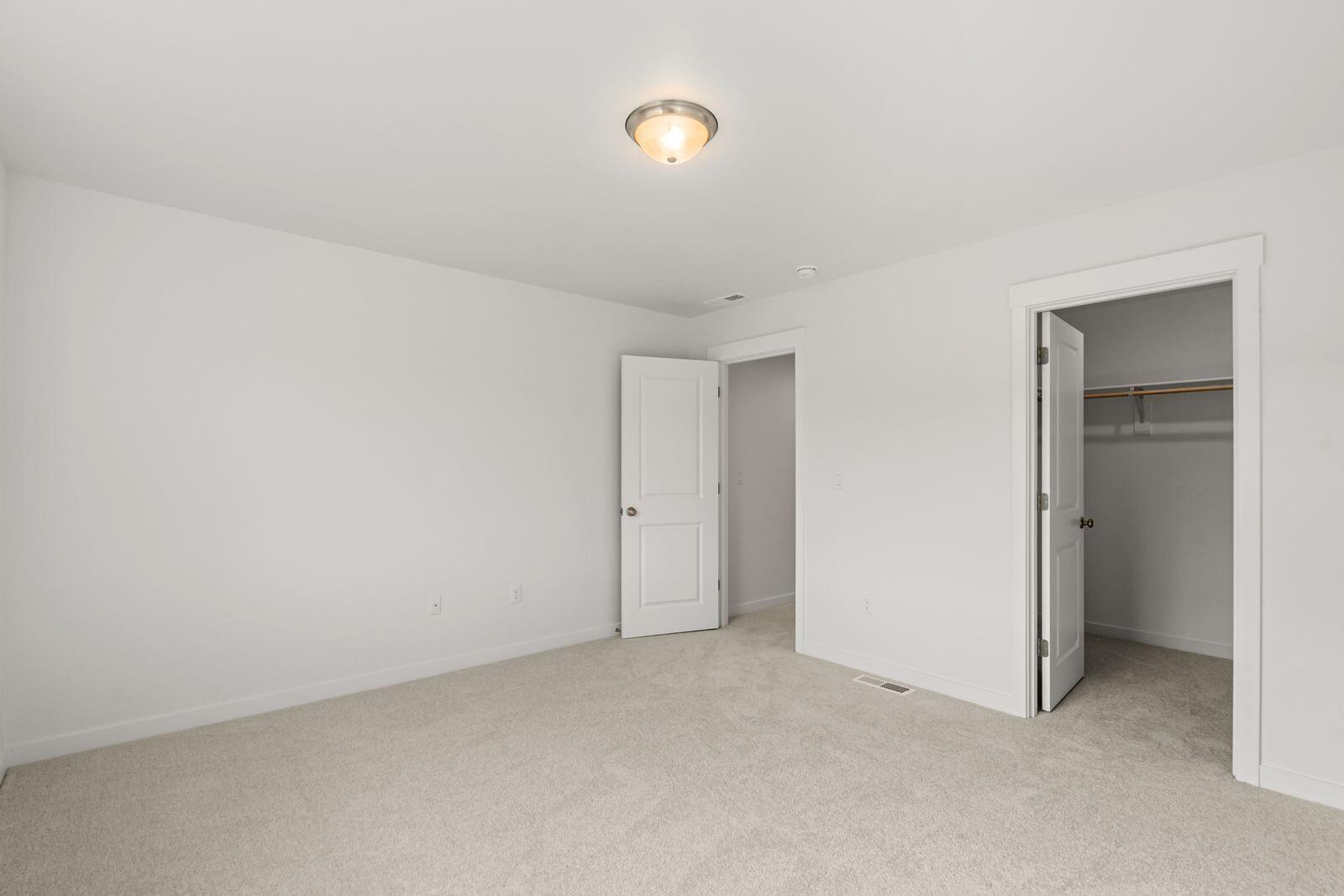 1159 Pumpkin Ridge, Unit 323 Eagle Point, OR 97524 - Photo 31 of 37