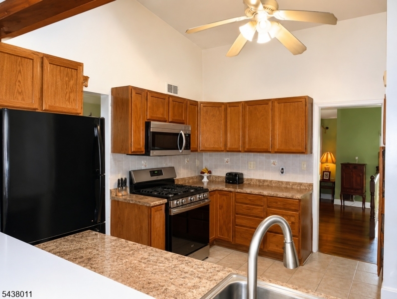 63 Martin Road Livingston, NJ 07039 - Photo 6 of 19