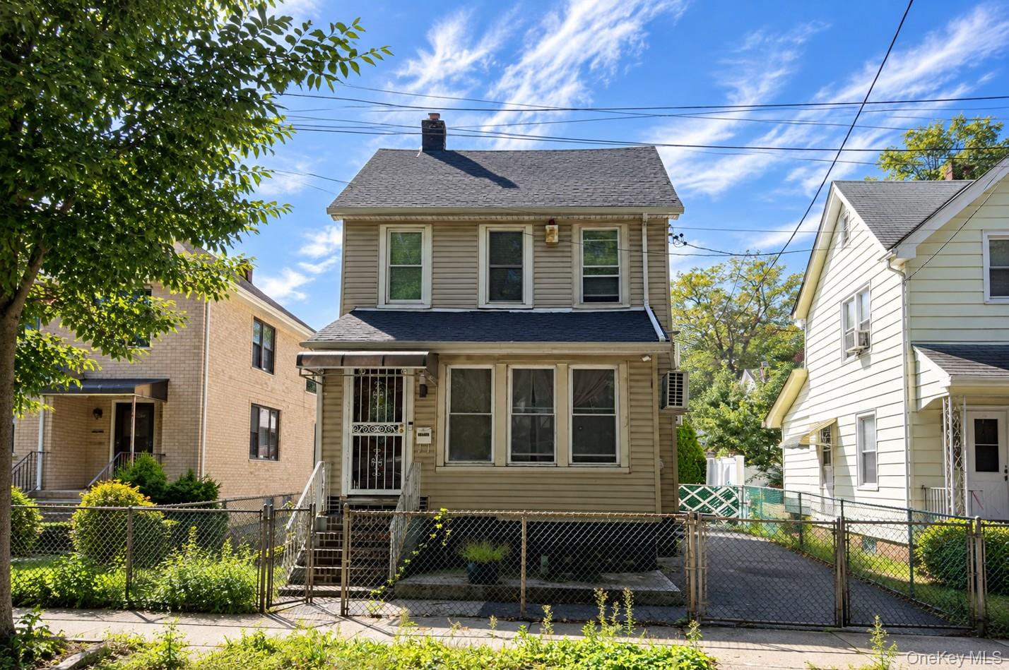 160-30 76th Road Queens, NY 11366 - Photo 1 of 10 Gallery Image 1