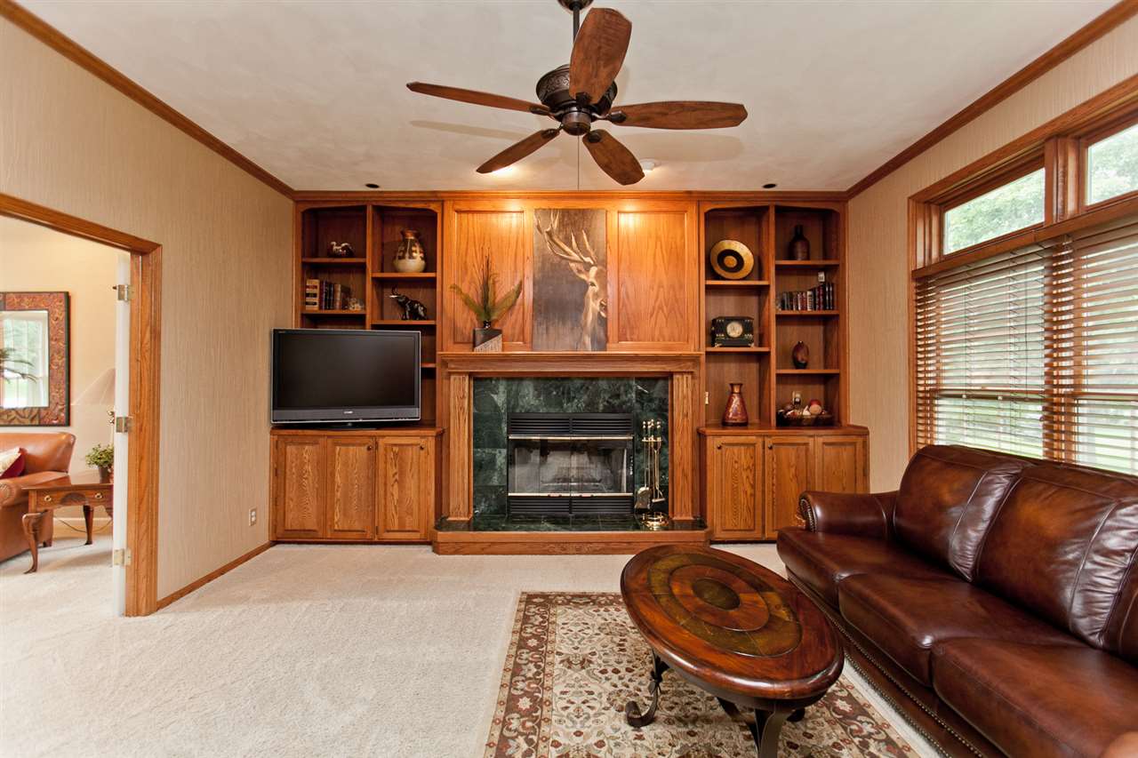 4043 Bruce Road Marion, IA 52302 - Photo 5 of 46 Gallery Image 5