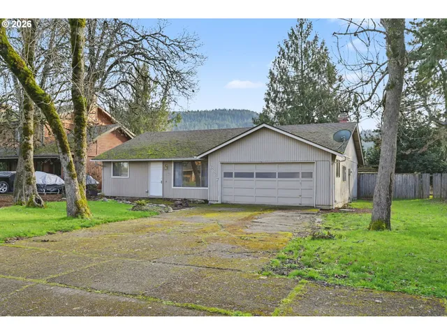 a house view with a outdoor space