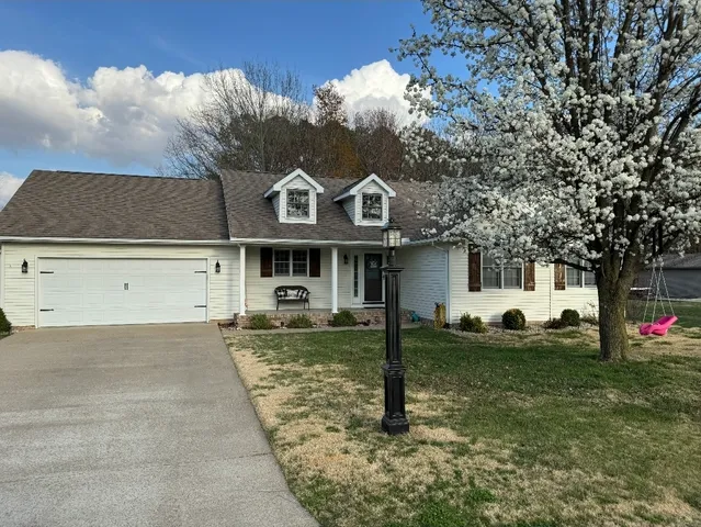 $259,900 | 100 Pin Oak Lane, Harrisburg, IL 62946