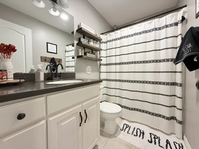 $259,900 | 100 Pin Oak Lane, Harrisburg, IL 62946