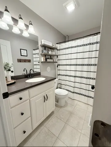 $259,900 | 100 Pin Oak Lane, Harrisburg, IL 62946