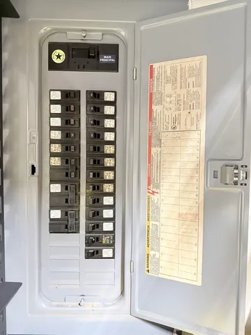 $259,900 | 100 Pin Oak Lane, Harrisburg, IL 62946