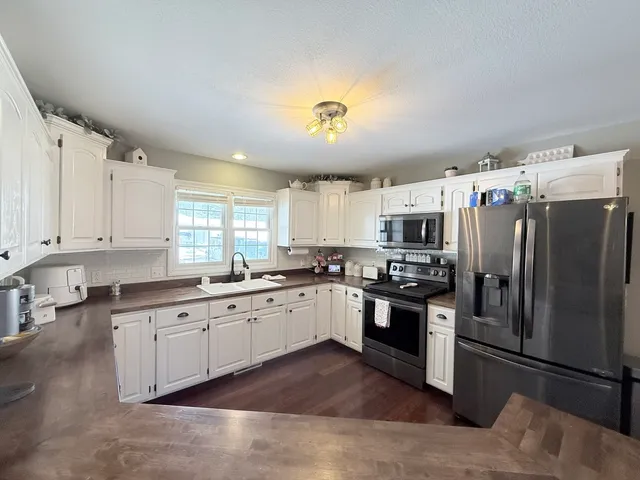 $259,900 | 100 Pin Oak Lane, Harrisburg, IL 62946