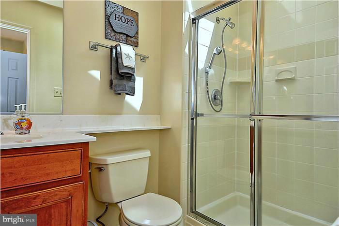 7717 Modisto Lane Springfield, VA 22153 - Photo 14 of 30 Bath (Master)