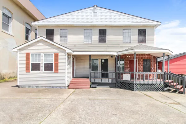 $1,300 | 3011 Main Street, Unit 3015, Dickinson, TX 77539