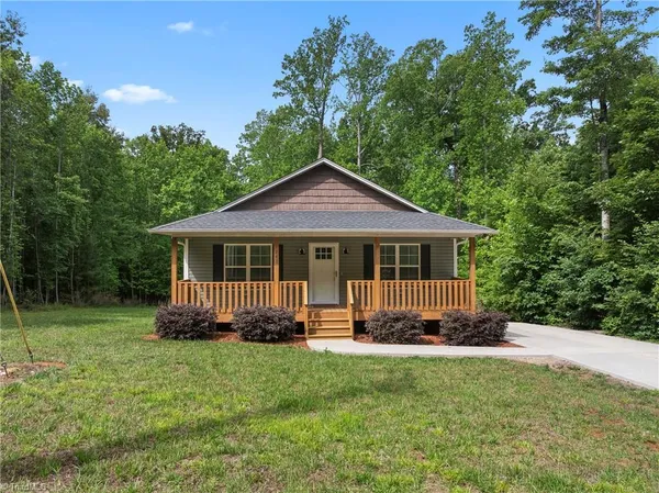 $289,900 | 247 Lake Drive 9, Lexington, NC 27292