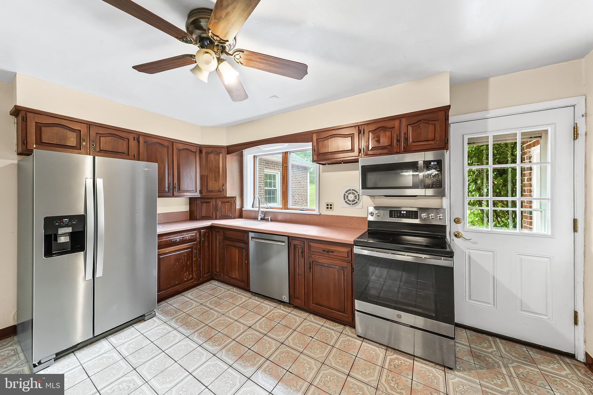 205 Plush Mill Road Wallingford, PA 19086 - Photo 17 of 40