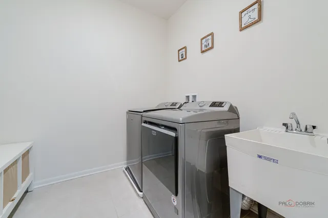 $679,000 | 23113 North Pinehurst Drive, Kildeer, IL 60047