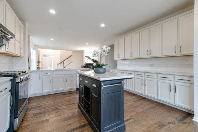 $679,000 | 23113 North Pinehurst Drive, Kildeer, IL 60047