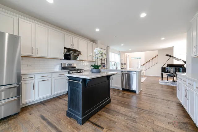 $679,000 | 23113 North Pinehurst Drive, Kildeer, IL 60047