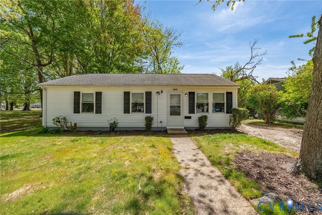 a view of a house with swimming pool