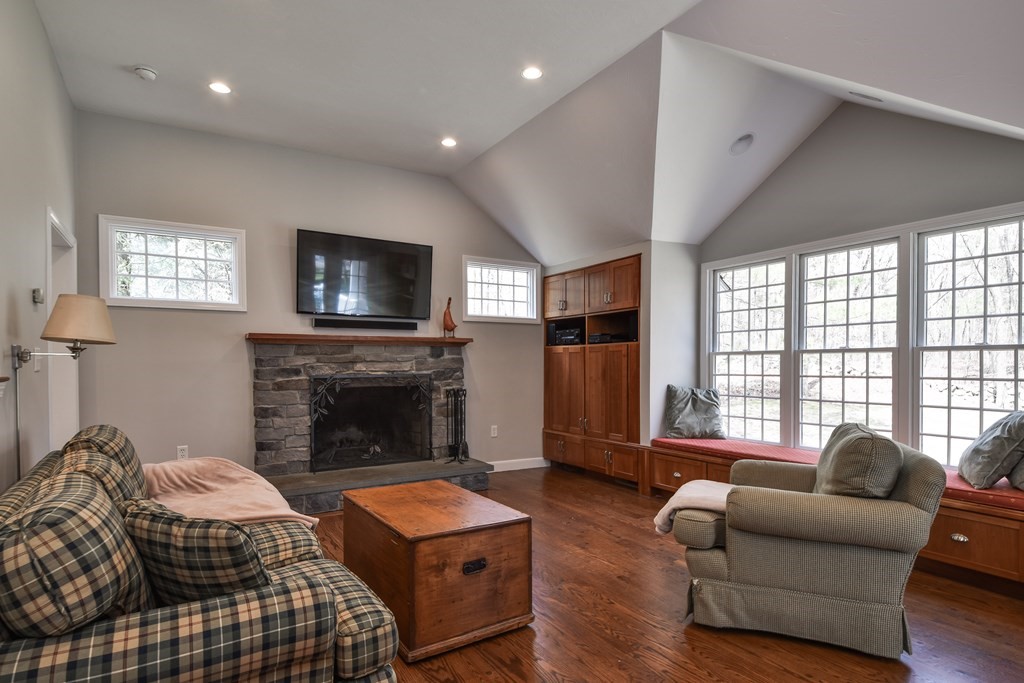 20 Nicholas Road Hopkinton, MA 01748 - Photo 16 of 39 Gallery Image 16