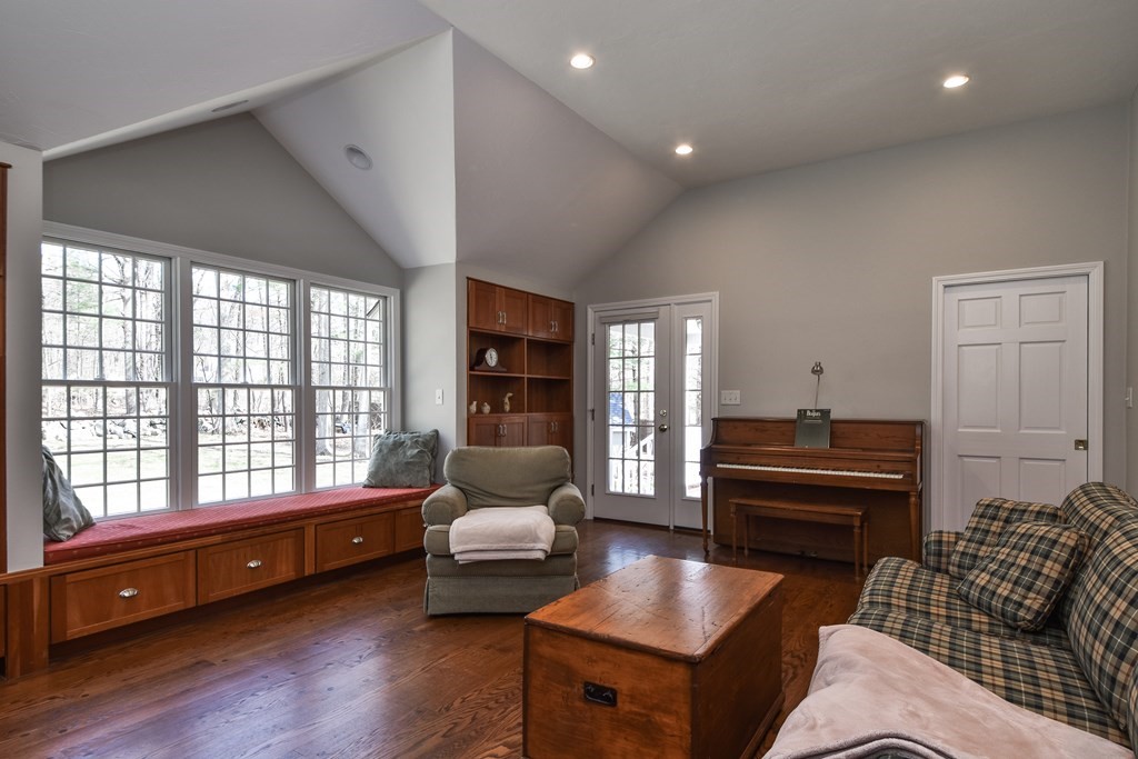 20 Nicholas Road Hopkinton, MA 01748 - Photo 17 of 39 Gallery Image 17