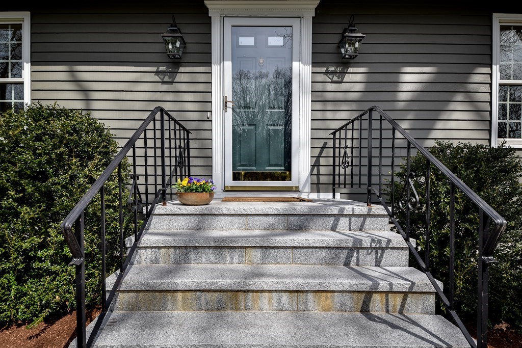20 Nicholas Road Hopkinton, MA 01748 - Photo 3 of 39 Gallery Image 3
