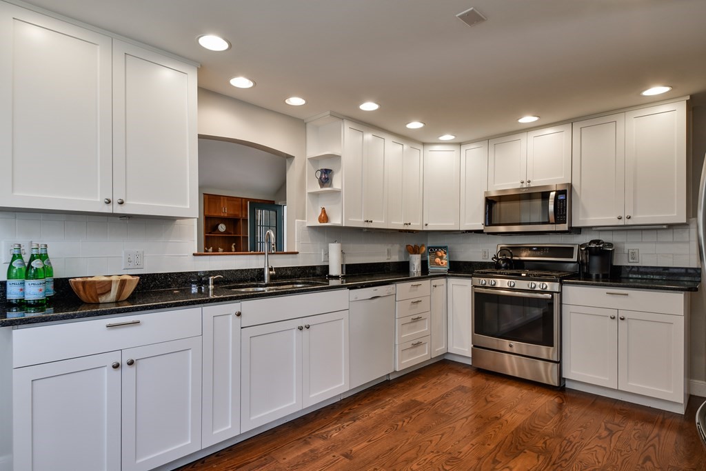 20 Nicholas Road Hopkinton, MA 01748 - Photo 10 of 39 Gallery Image 10