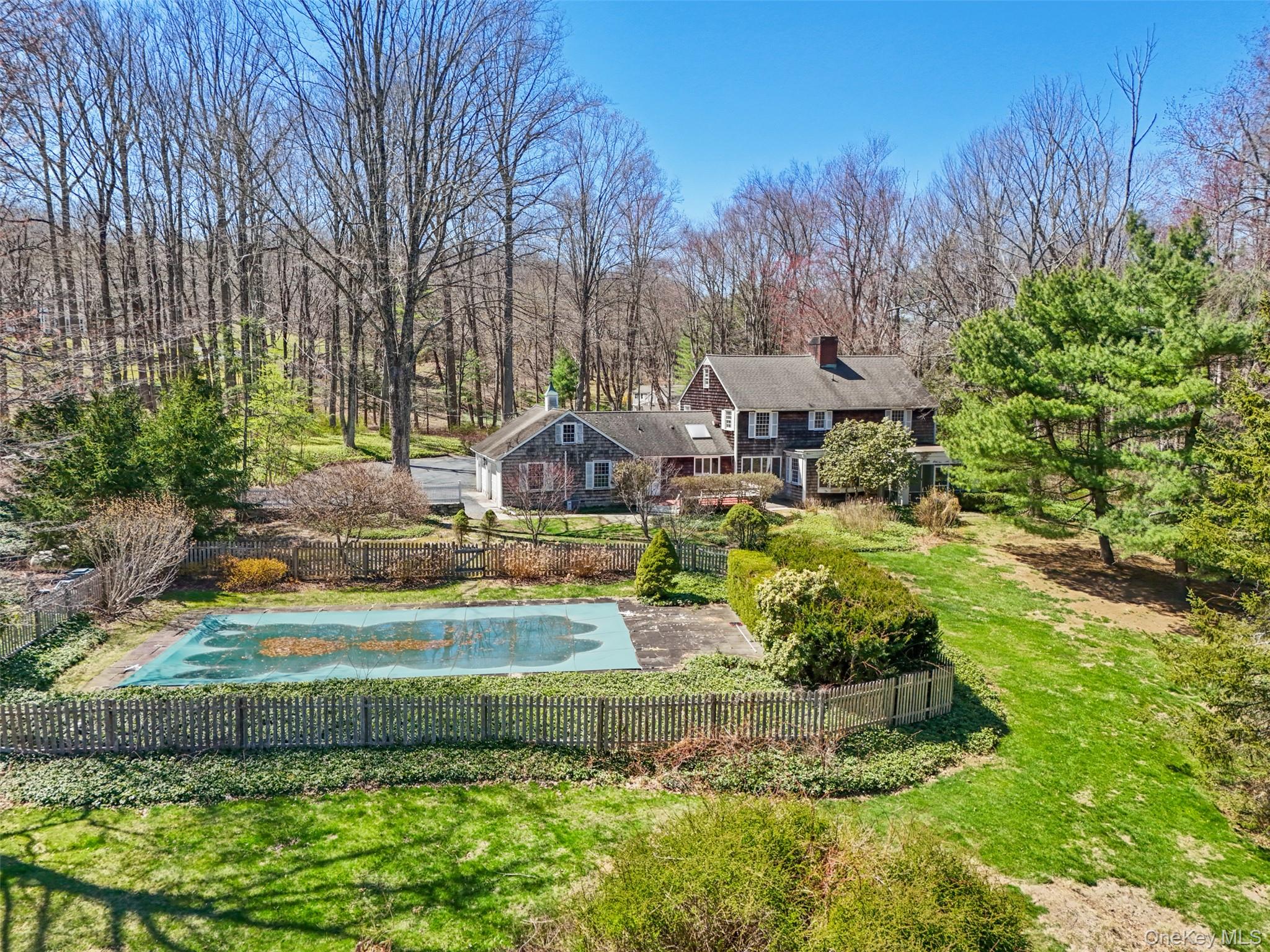 220 Middle Patent Road Bedford, NY 10506 - Photo 2 of 20