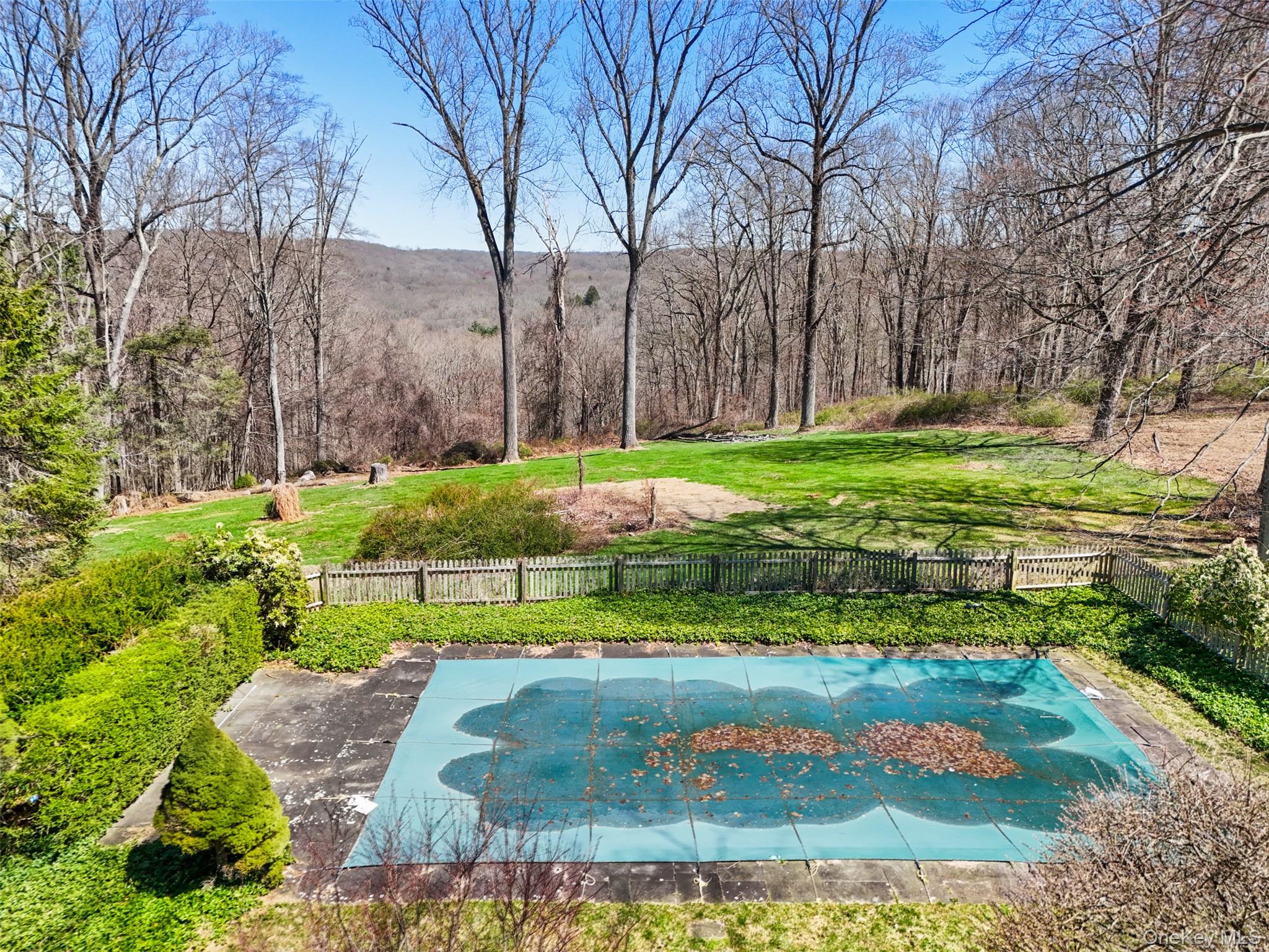 220 Middle Patent Road Bedford, NY 10506 - Photo 3 of 20
