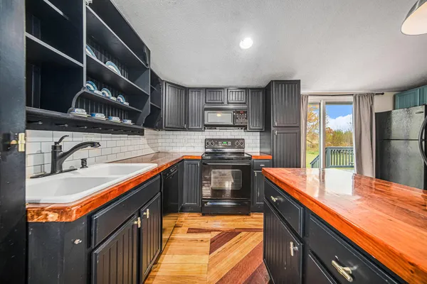 $225,000 | 301 North Francisco Road, Grass Lake, MI 49240