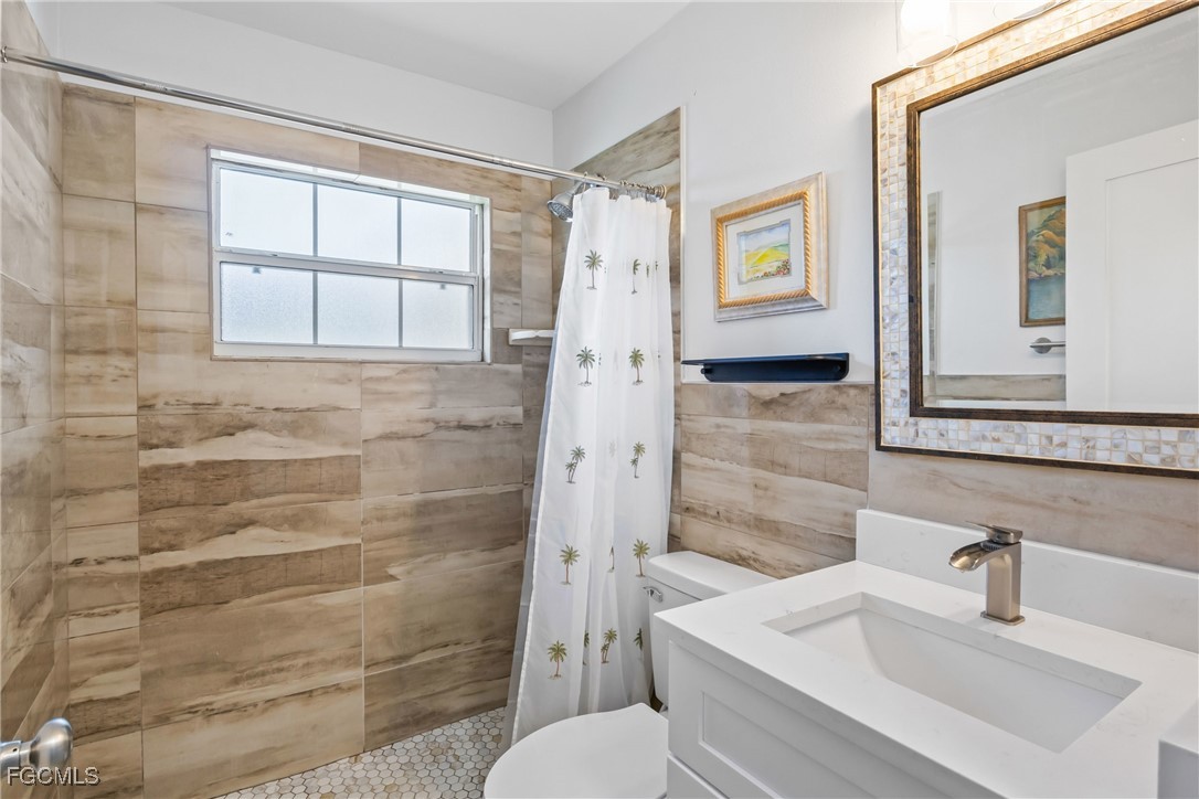 2556 Cay Cove Matlacha, FL 33993 - Photo 19 of 44