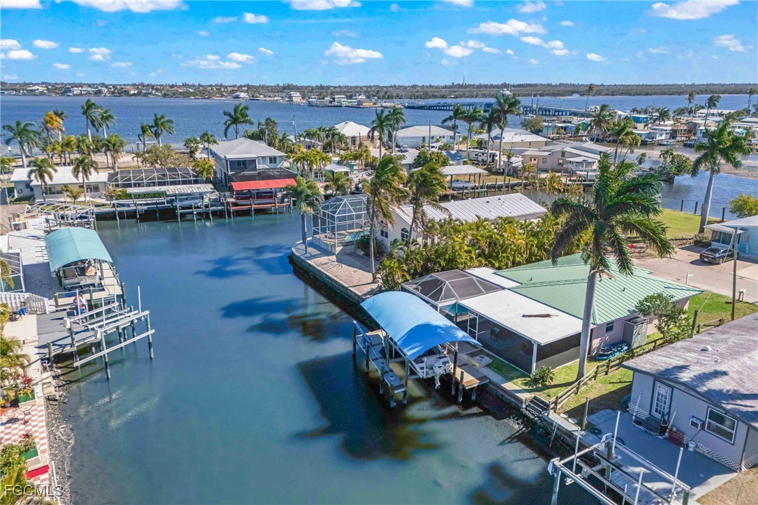 2556 Cay Cove Matlacha, FL 33993 - Photo 37 of 44