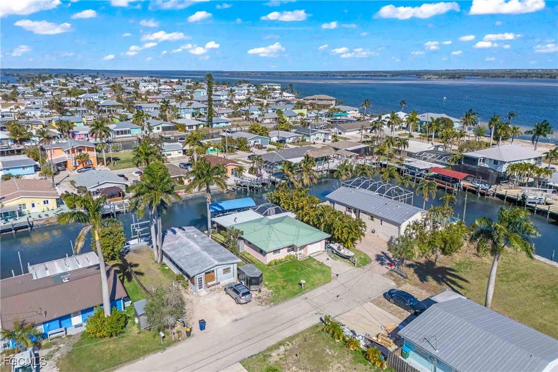 2556 Cay Cove Matlacha, FL 33993 - Photo 4 of 44