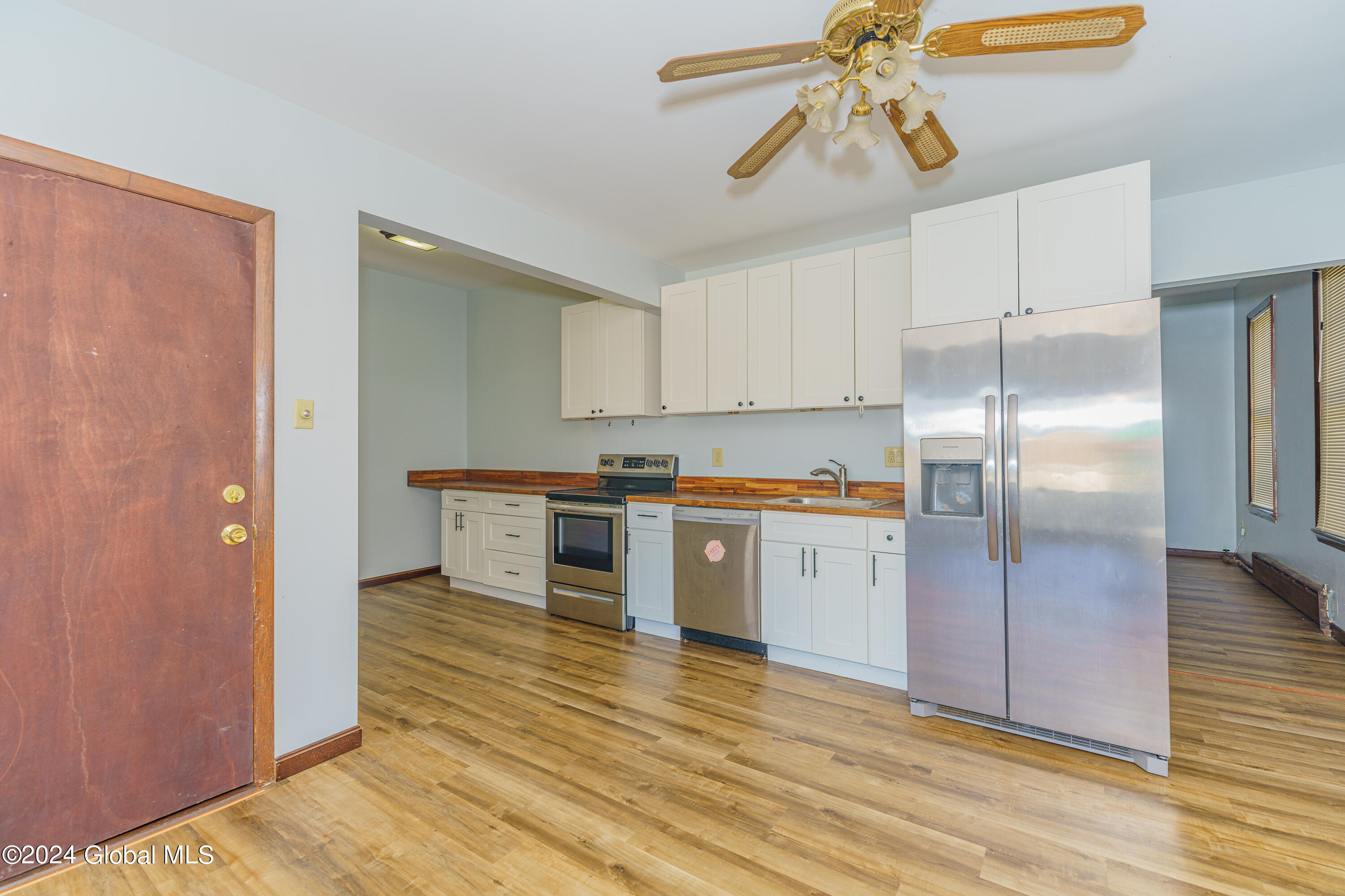 151 Front Street Schenectady, NY 12305 - Photo 3 of 55 1 Apt Up 8