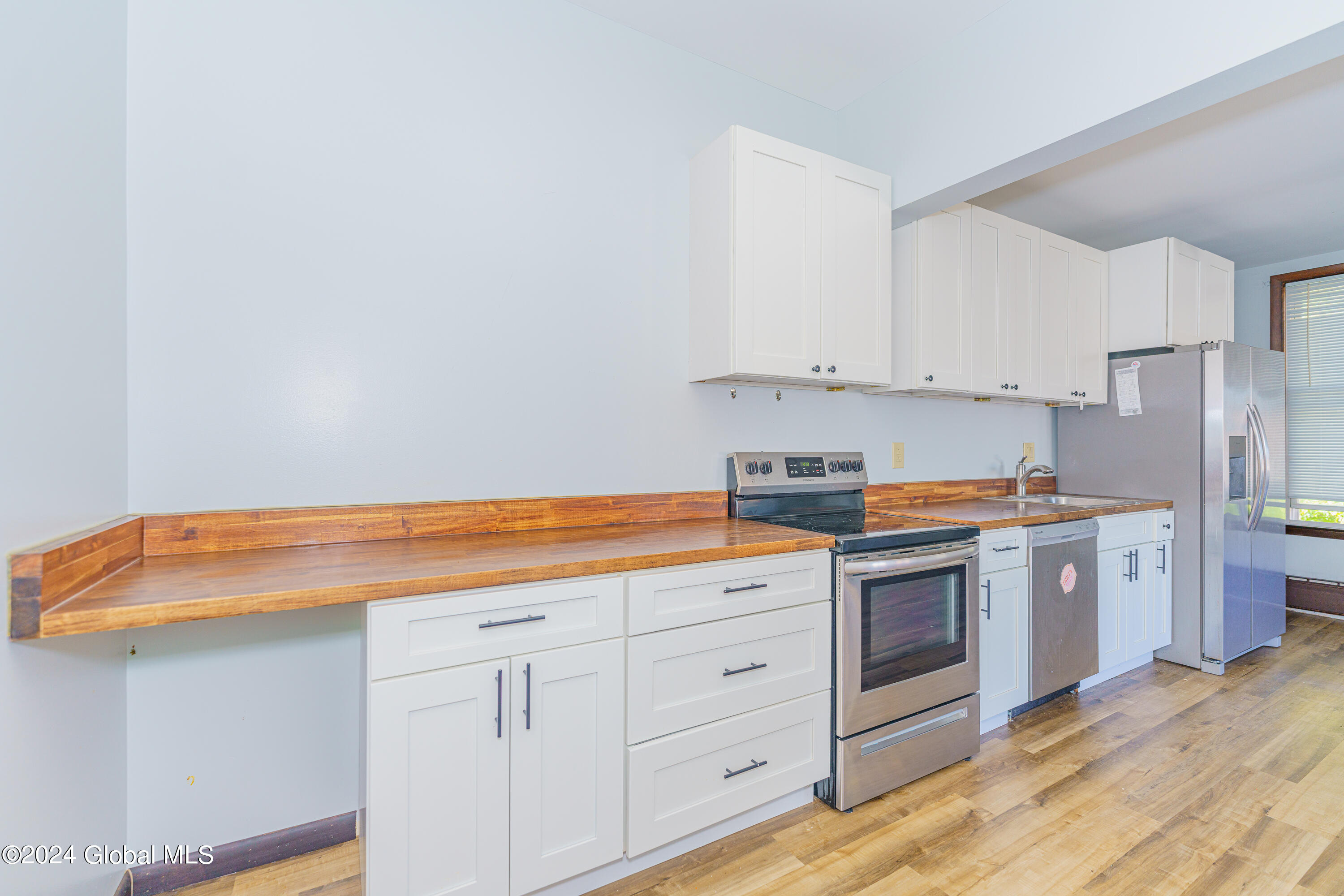 151 Front Street Schenectady, NY 12305 - Photo 5 of 55 1 Apt Up 10