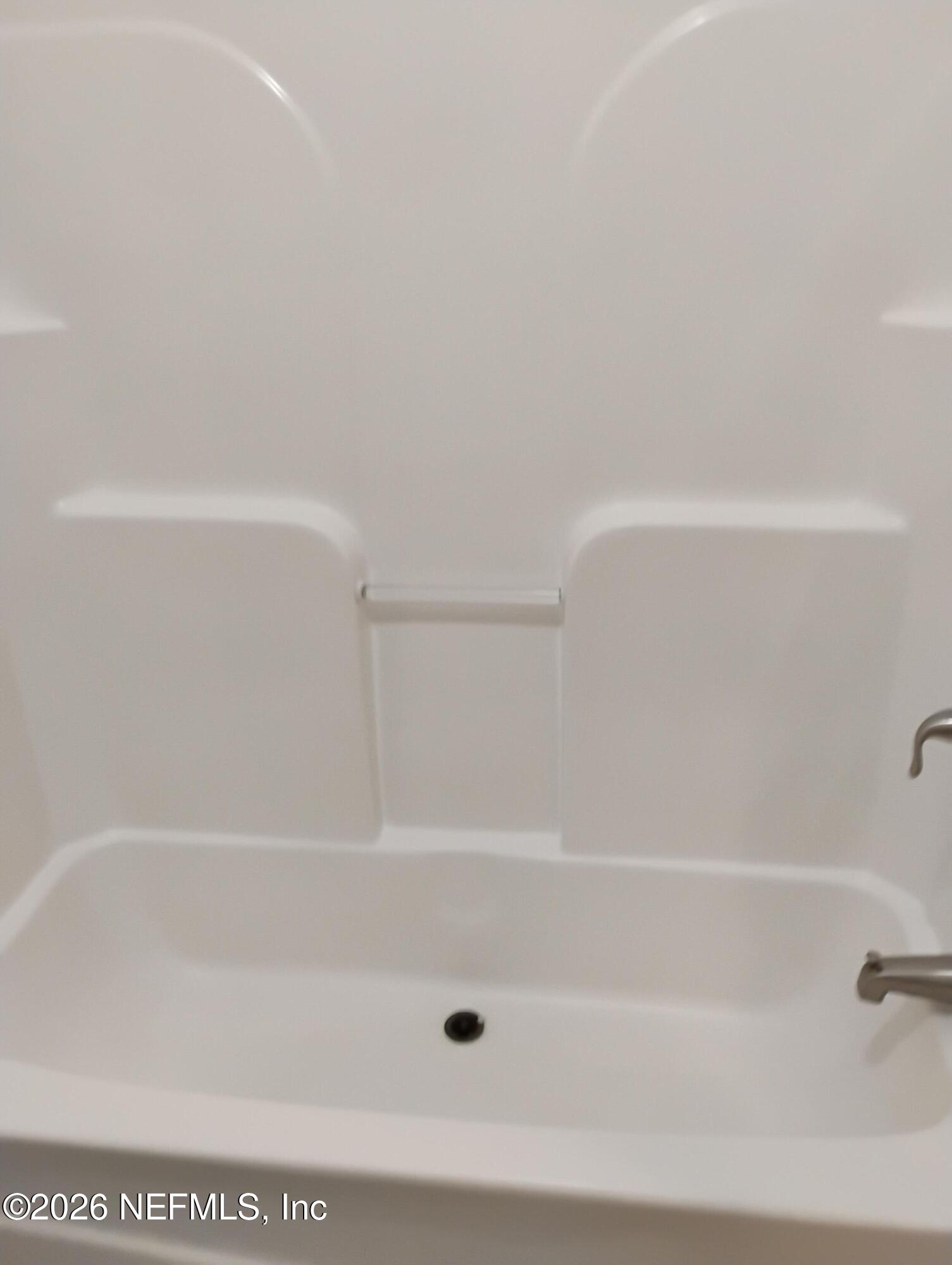 598 San Mateo Road San Mateo, FL 32187 - Photo 14 of 14 a close up of a bathtub
