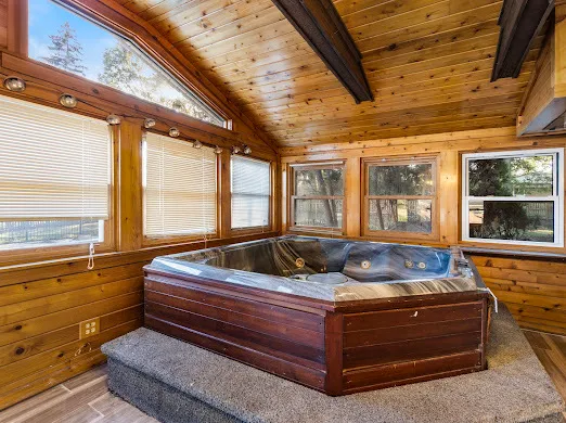 $549,500 | 210 West Oak Lane, Winthrop Harbor, IL 60096