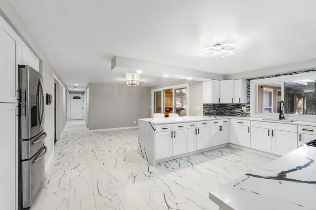 $549,500 | 210 West Oak Lane, Winthrop Harbor, IL 60096