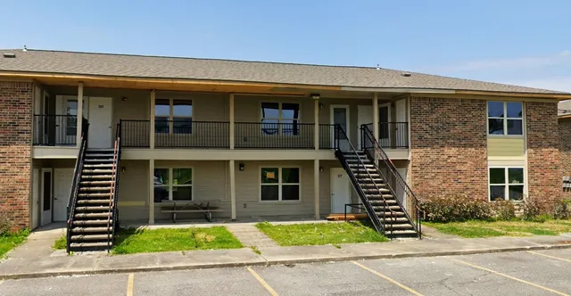 $585 | 16932 West Main Street, Cut Off, LA 70345