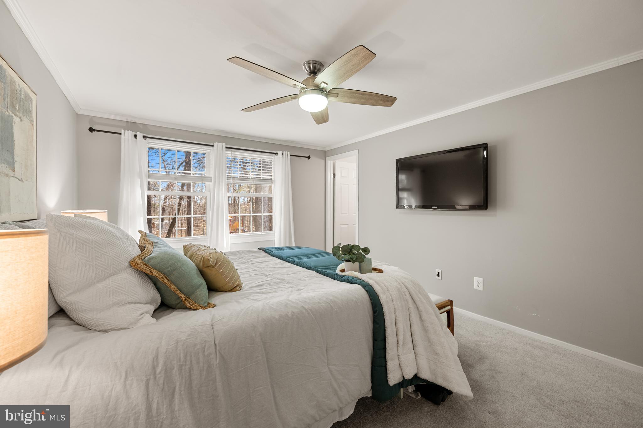 8411 Chillum Court Springfield, VA 22153 - Photo 20 of 44 Primary Bedroom Suite