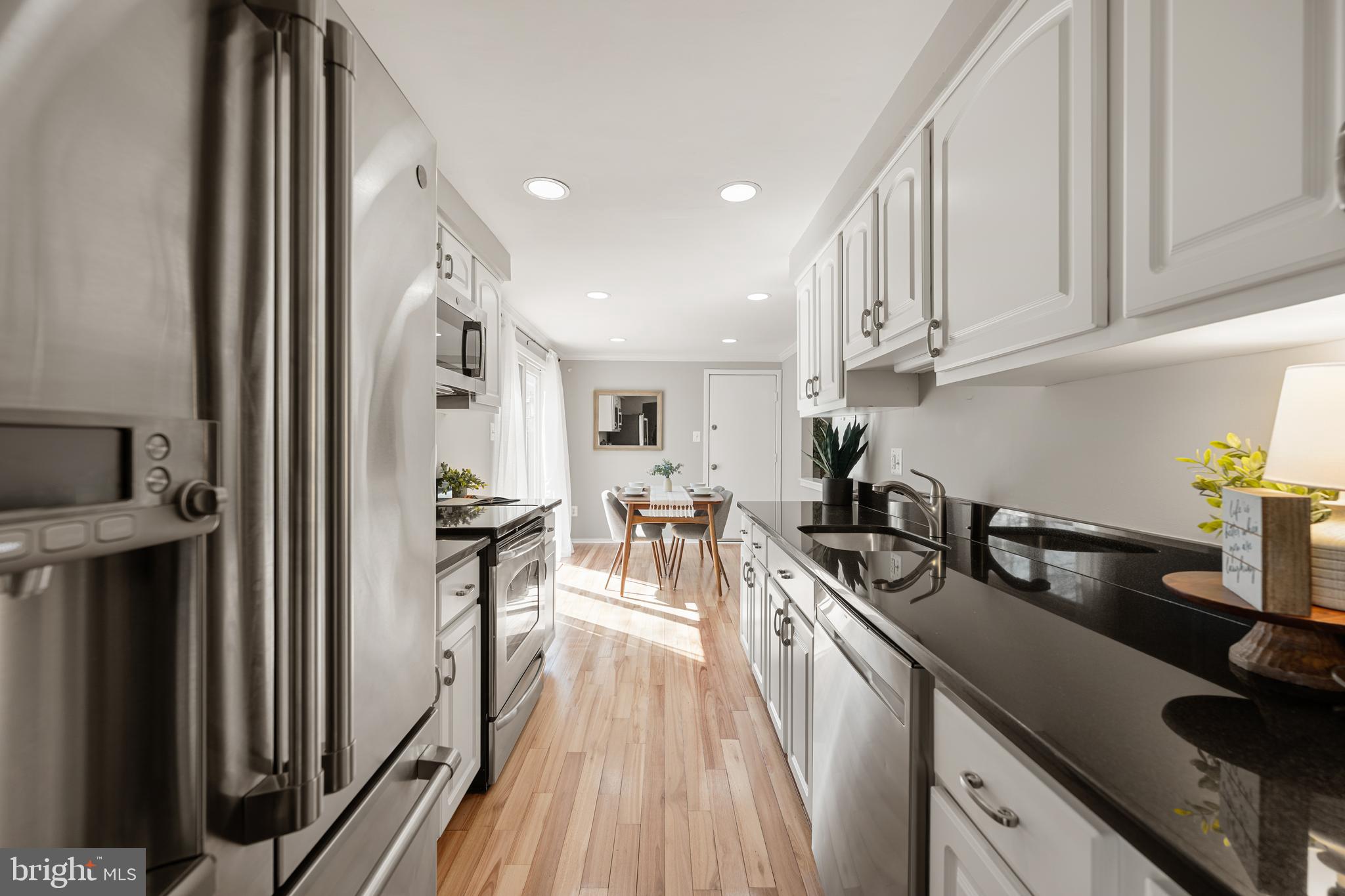 8411 Chillum Court Springfield, VA 22153 - Photo 4 of 44 Bright Updated Kitchen